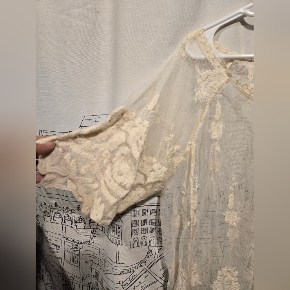 EUC Vintage Women's Soho Girl's Off White Sheer Lace Top For Layering Size Large - Picture 2 of 5